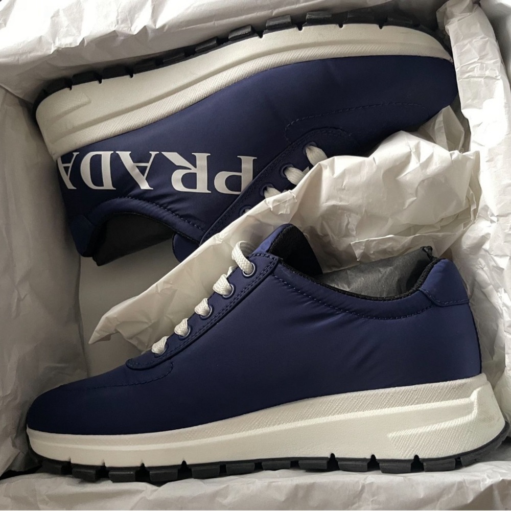 Size 38 women’s Prada nylon sneakers